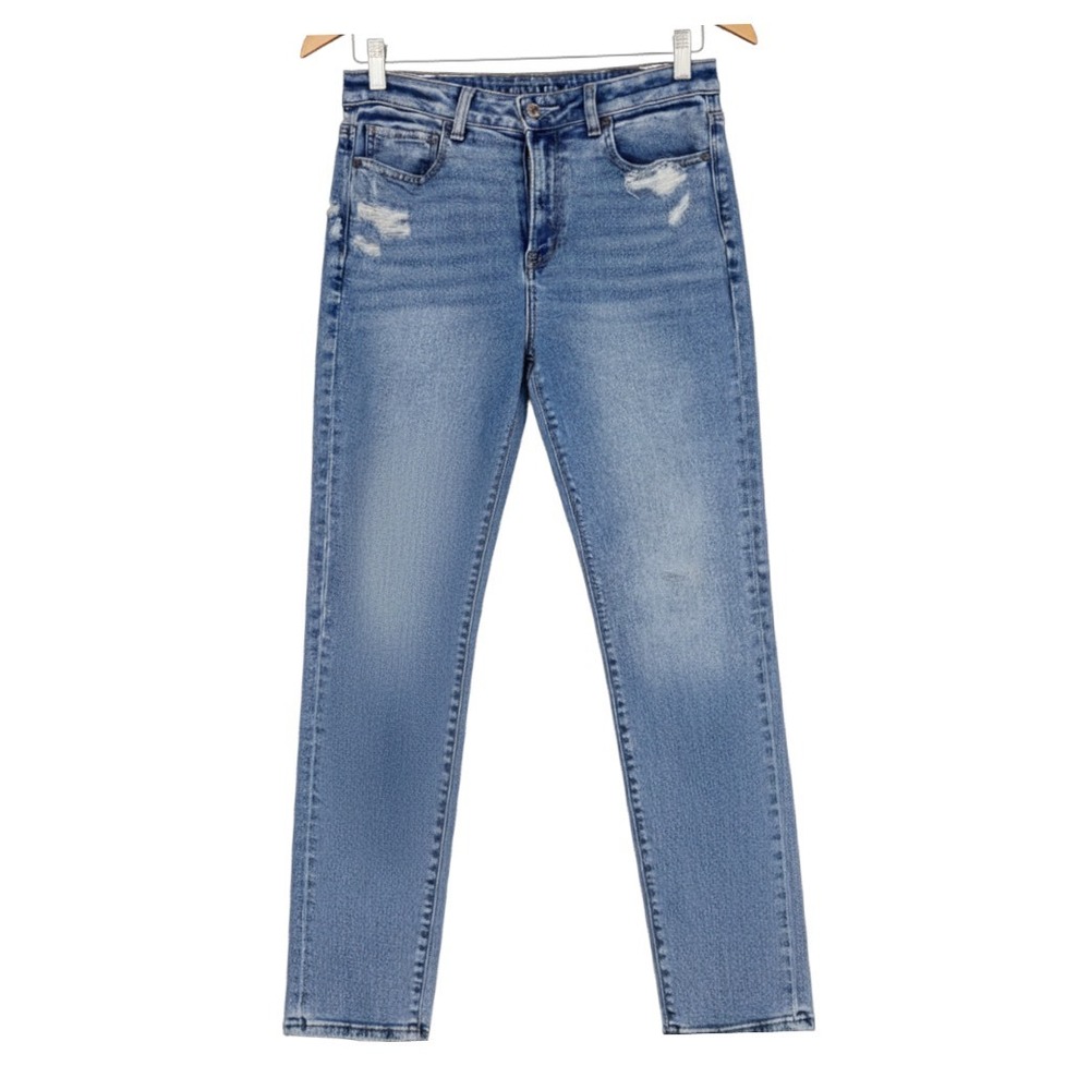 AMERICAN EAGLE OUTFITTERS Light Stonewash MOM JEANS STRAIGHT Rips at Pockets 6-R